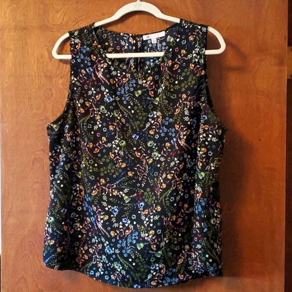 Floral Sleeveless Top - Picture 2 of 4